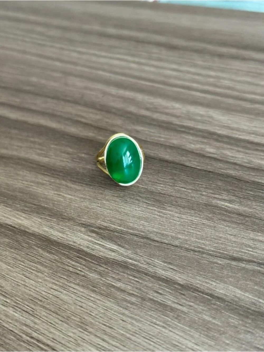 Green stone ring Q1029